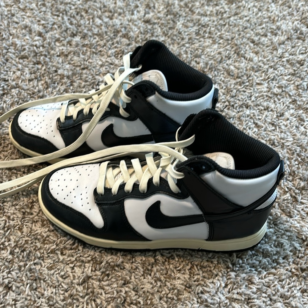 Nike Dunk high tops, super cute but I have too many and don’t wear these. Cute!